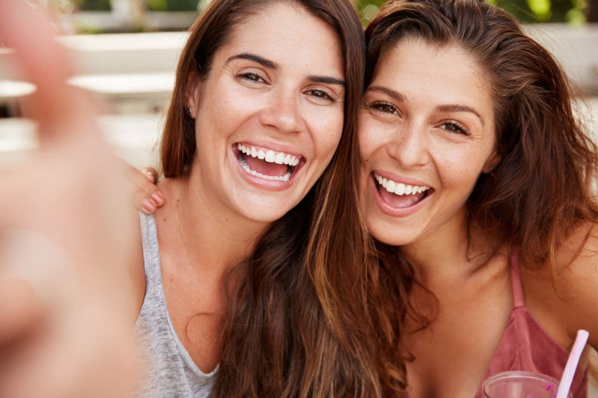 Missing Teeth: Implants, Bridges and Dentures Compared