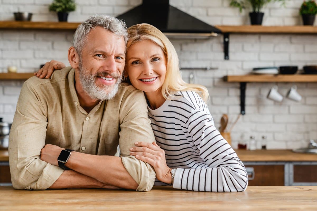 Interdental Brushes vs Floss: Which Is Better for Implants?