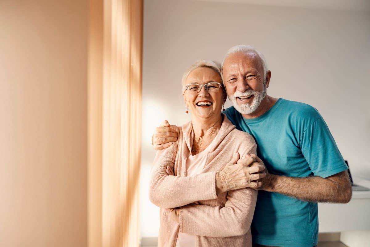 The Difference Between a Loose Crown and a Failing Implant