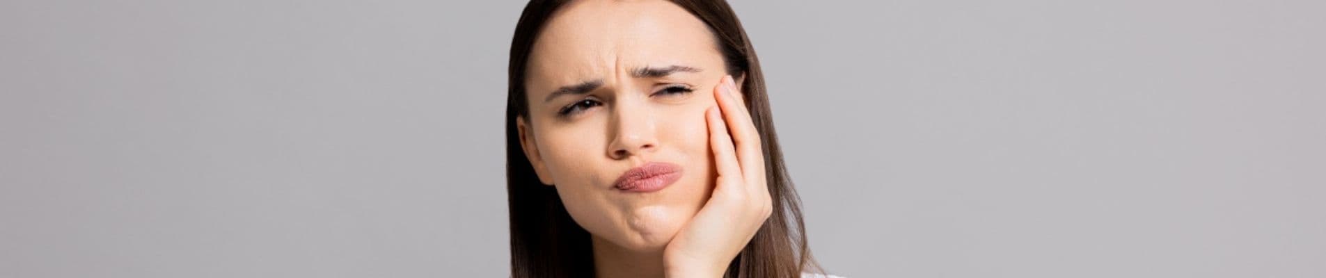 Fixing Chipped Teeth With Cosmetic Bonding: A Complete Guide