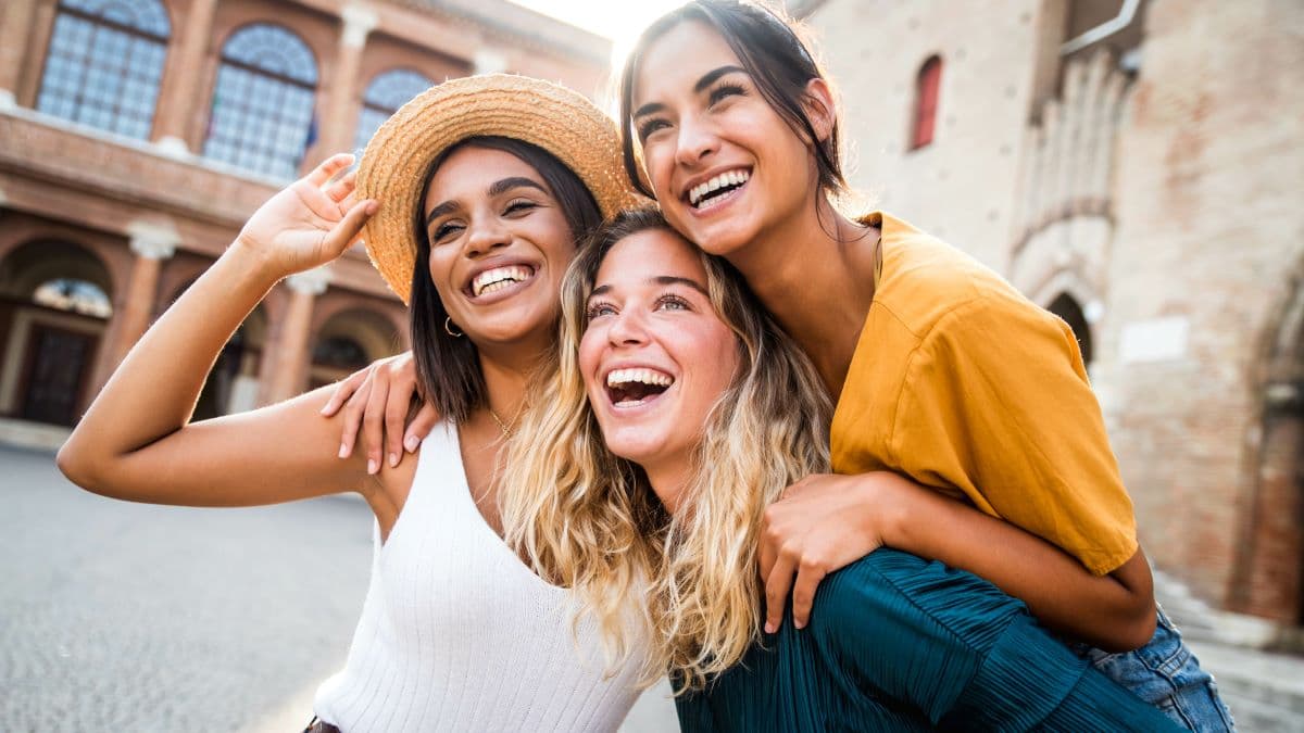 Veneer Damaged or Fallen Off: What the Exposed Tooth Needs in the First 48 Hours