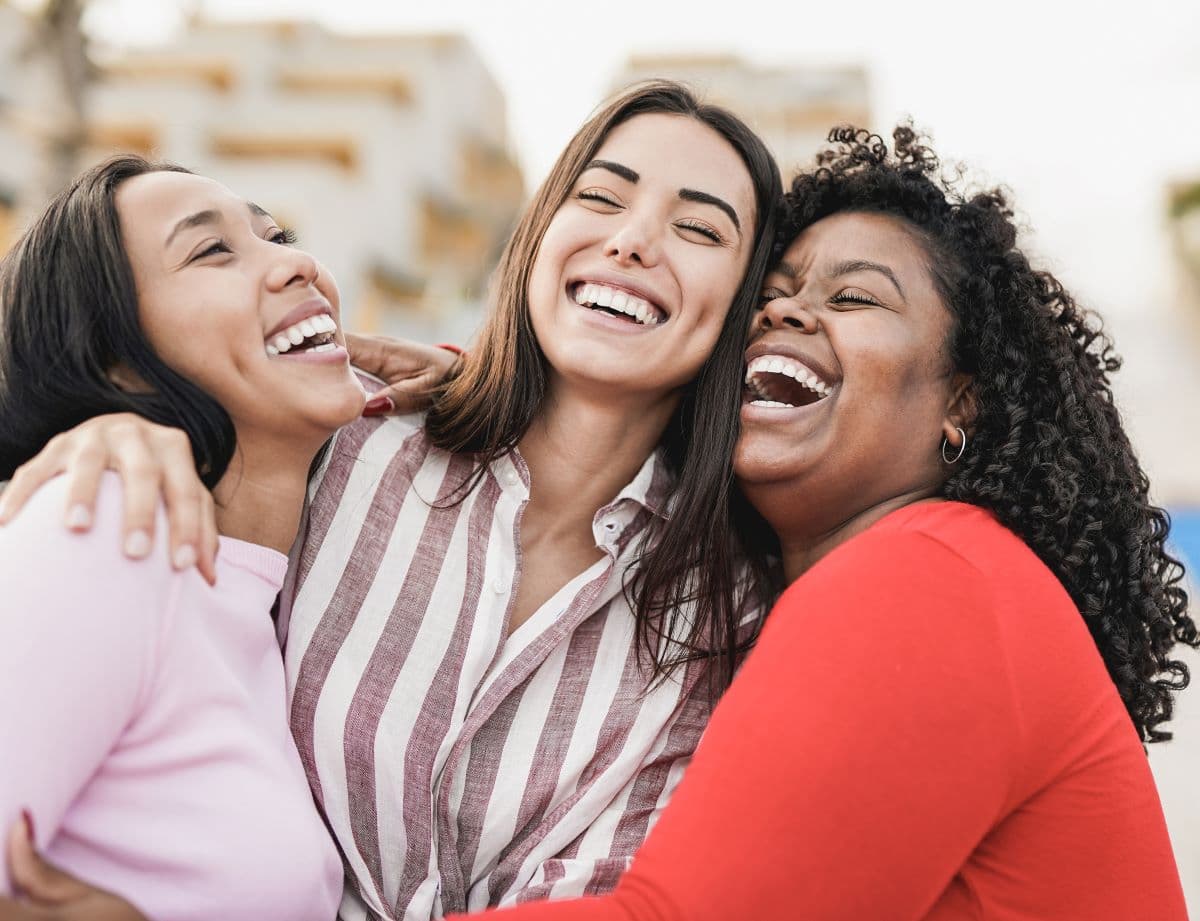 Can Dental Bonding Close the Small Gap Between My Front Teeth?