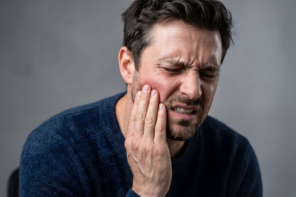 What to Do When Severe Toothache Happens During the Night?